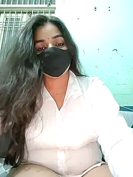 Snapshot of the_saavi chatting on 05-08-26, 07:30 the saavi online show from 05-08-26, 07:30