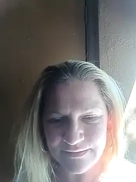 Goldenndoll online show from 11-13-25, 04:28