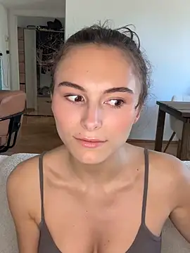 SophiiaStarr online show from 09-11-25, 12:05