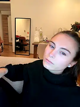 SophiiaStarr online show from 11-08-25, 06:40