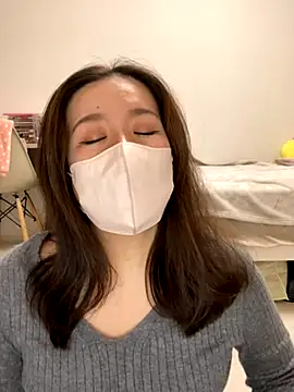 Snapshot of NATSUMI00 chatting on 10-24-25, 04:03 NATSUMI00 online show from 10-24-25, 04:03