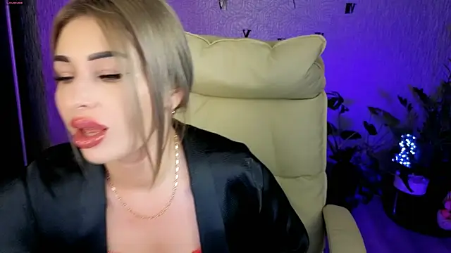 Snapshot of NikkiiStill chatting on 06-28-26, 12:38 NikkiiStill online show from 06-28-26, 12:38