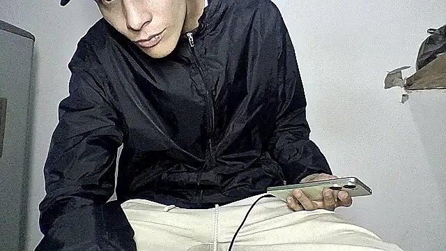 Snapshot of sam_hottt chatting on 09-29-25, 04:17 sam hottt online show from 09-29-25, 04:17