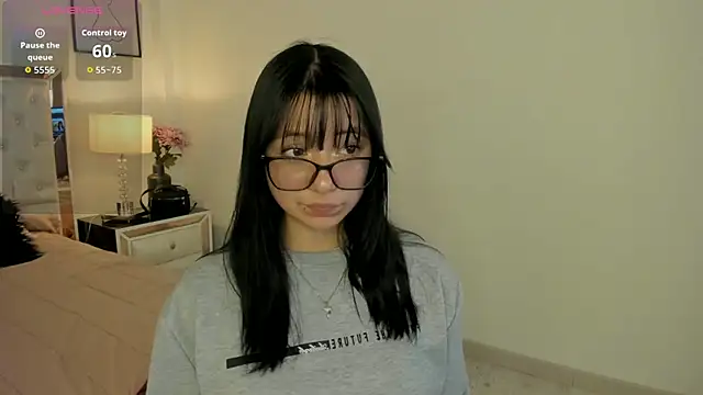 Snapshot of Zoe_Xra chatting on 06-11-26, 09:02 Zoe Xra online show from 06-11-26, 09:02