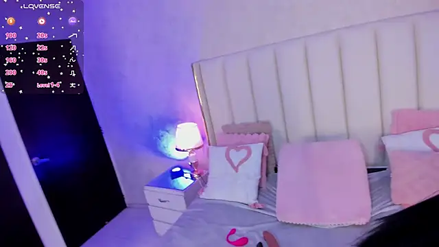 MadissonBonny  online show from 04-10-26, 08:57