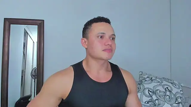 Snapshot of KingLevi01 chatting on 06-26-26, 03:33 KingLevi01 online show from 06-26-26, 03:33