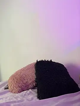 Charlottediolet online show from 02-19-26, 11:17