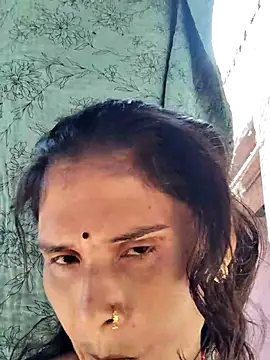 Snapshot of Love_bhabi chatting on 11-18-25, 08:08 Love bhabi online show from 11-18-25, 08:08