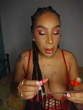 Queen Amara online show from 05-31-26, 04:20