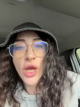 nikkaanderic online show from 03-31-26, 01:11