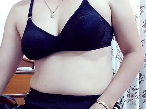 Snapshot of Ami_8x chatting on 10-17-25, 05:43 Ami 8x online show from 10-17-25, 05:43