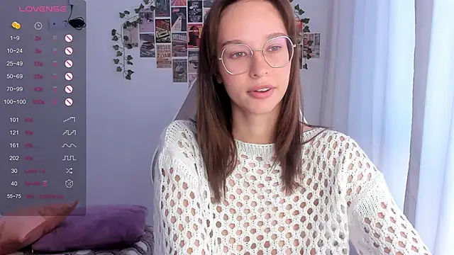 Snapshot of _Alissaa chatting on 10-06-25, 01:19 Alissaa online show from 10-06-25, 01:19