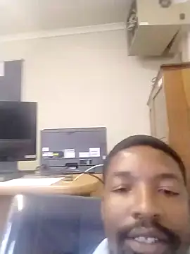 Snapshot of TopssyKreet chatting on 11-05-25, 10:37 TopssyKreet online show from 11-05-25, 10:37