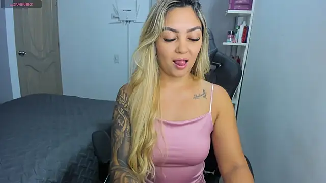 Snapshot of NicolPorto chatting on 09-29-25, 11:26 NicolPorto online show from 09-29-25, 11:26