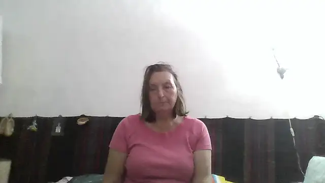Snapshot of AnnaLive570 chatting on 06-10-26, 04:01 AnnaLive570 online show from 06-10-26, 04:01