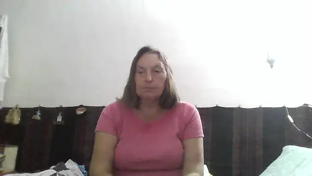 Snapshot of AnnaLive570 chatting on 06-12-26, 02:32 AnnaLive570 online show from 06-12-26, 02:32