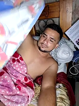 Snapshot of yeffito1 chatting on 09-18-25, 04:03 yeffito1 online show from 09-18-25, 04:03