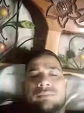 Snapshot of yeffito1 chatting on 10-09-25, 03:59 yeffito1 online show from 10-09-25, 03:59