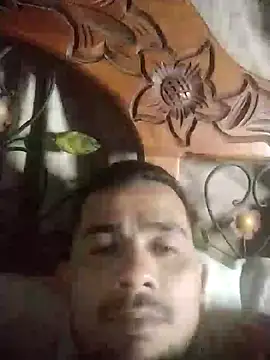 Snapshot of yeffito1 chatting on 10-12-25, 01:15 yeffito1 online show from 10-12-25, 01:15