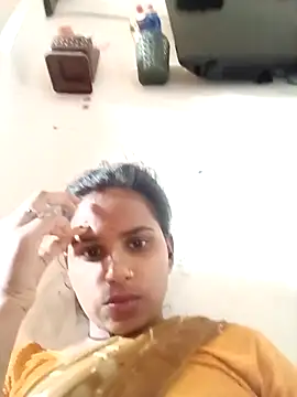 Snapshot of Km_shilpa chatting on 11-13-25, 06:23 Km shilpa online show from 11-13-25, 06:23