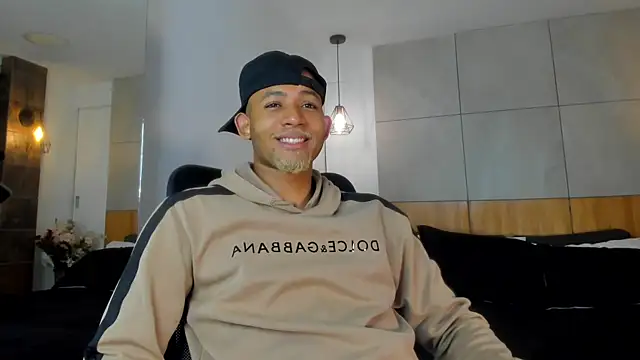 Snapshot of B_Wild chatting on 06-04-26, 03:23 B Wild online show from 06-04-26, 03:23