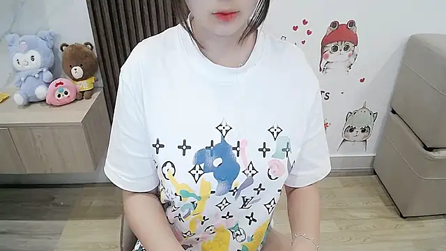 Eirlys18 online show from 10-10-25, 01:37