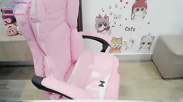Eirlys18 online show from 10-14-25, 12:55