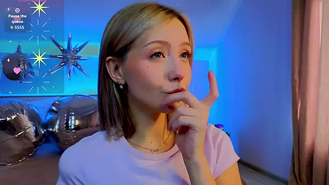 LumMina online show from 04-05-26, 01:58