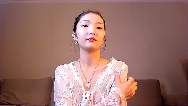 nooniemoon online show from 10-01-25, 02:28