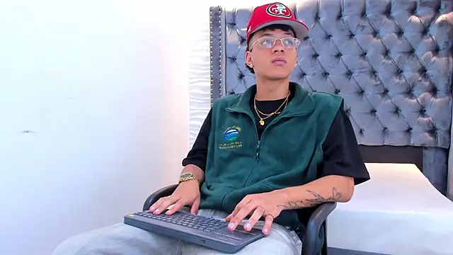 MARSHALL SPENCER online show from 04-11-26, 01:04