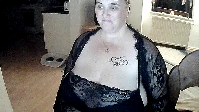 Minou1610 online show from 11-10-25, 07:35