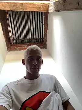 Boy hot- online show from 03-11-26, 06:36