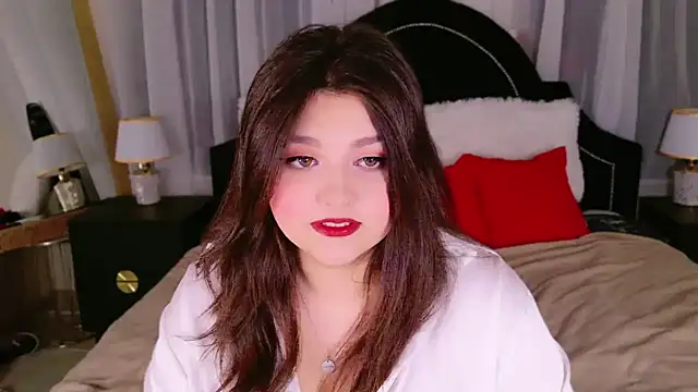 Snapshot of UR_BELLA chatting on 10-30-25, 01:01 UR BELLA online show from 10-30-25, 01:01