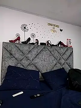 Shantey Laurent online show from 02-15-26, 02:58