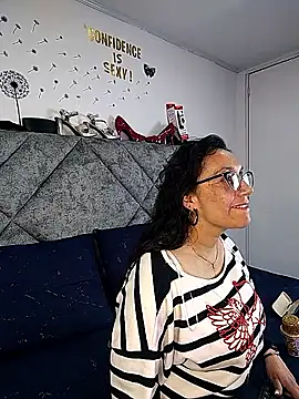 Shantey Laurent online show from 03-23-26, 03:05