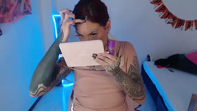 Maddy Vicius19 online show from 10-24-25, 09:00