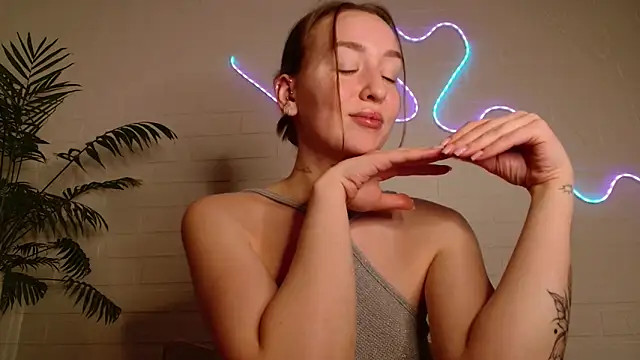 WhitePrincessLuna online show from 02-01-26, 02:59