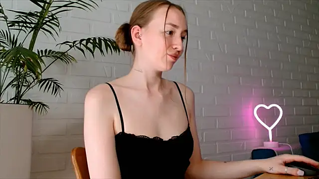 Snapshot of WhitePrincessLuna chatting on 07-06-26, 12:35 WhitePrincessLuna online show from 07-06-26, 12:35