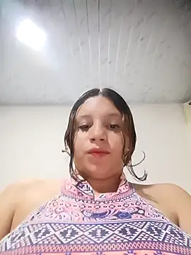 Snapshot of Shell_Latina chatting on 05-12-26, 03:36 Shell Latina online show from 05-12-26, 03:36