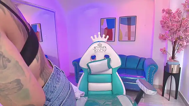 Black roseee online show from 04-12-26, 04:01