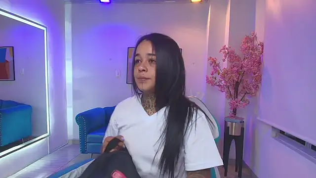Snapshot of Black_roseee chatting on 04-24-26, 04:15 Black roseee online show from 04-24-26, 04:15