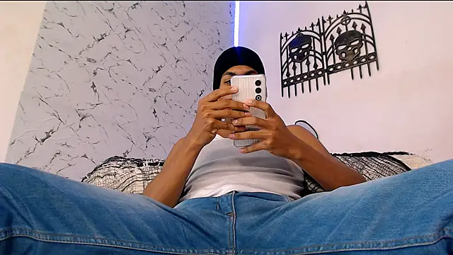 lorian vikel online show from 10-10-25, 09:47