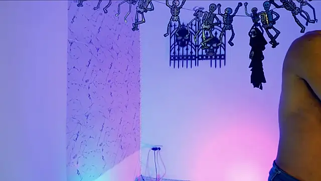 lorian vikel online show from 10-25-25, 03:03