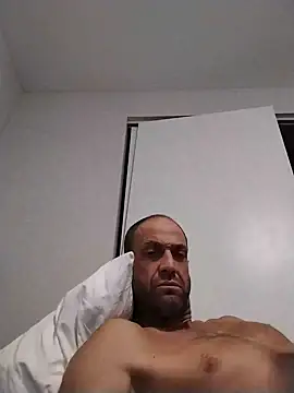 Snapshot of PeterHanglin chatting on 07-14-26, 05:23 PeterHanglin online show from 07-14-26, 05:23