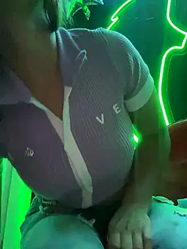 MelanyBabeee2 online show from 12-19-25, 11:56