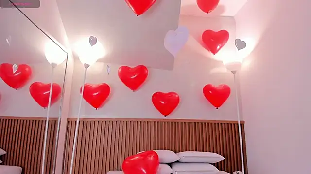 nicol giraldoo online show from 02-15-26, 03:58