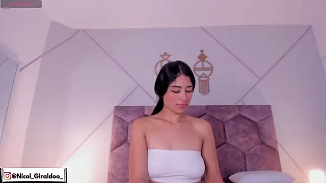 nicol giraldoo online show from 04-06-26, 04:46