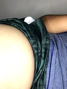 Snapshot of luzmelzinha chatting on 09-30-25, 11:32 luzmelzinha online show from 09-30-25, 11:32