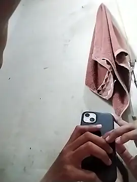 Snapshot of skylar_27 chatting on 10-12-25, 05:39 skylar 27 online show from 10-12-25, 05:39