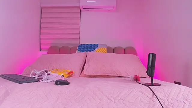 abbyrouss  online show from 11-30-25, 03:10